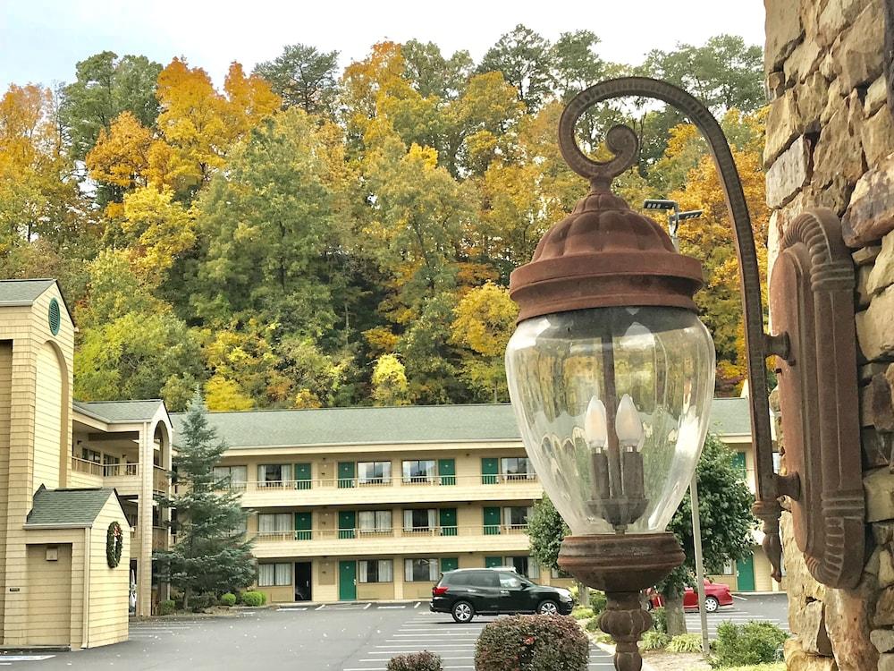 Quality Inn & Suites At Dollywood Lane Pigeon Forge Kültér fotó